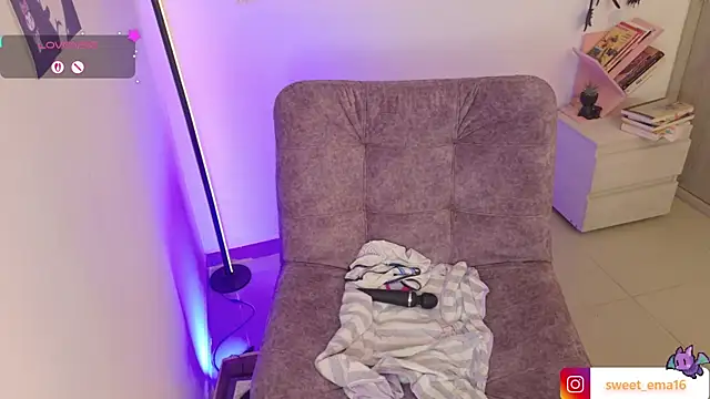 Loving_Ema_1's Live XXX Chat