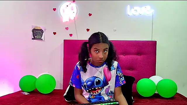 Ellie_Cute7 现场XXX聊天