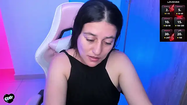 SaskyaaのライブXXXチャット