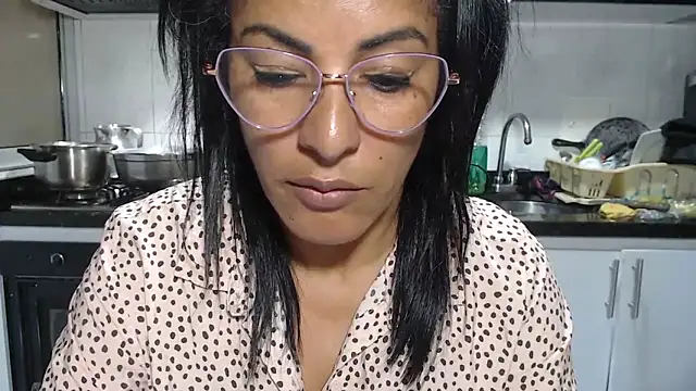 kateleyagrey 网络视讯表演