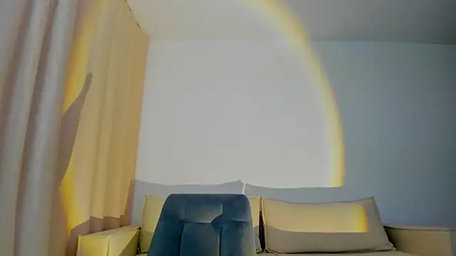 DeferentUproarのライブXXXチャット