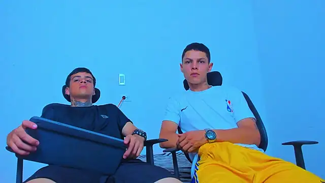 Thomas-Wil Chat XXX live