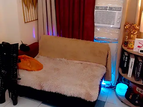 Show modela KYLINE_WIILLS na web-kameri