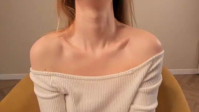 ErinnPieloch Adlı Modelin Canlı XXX Sohbeti