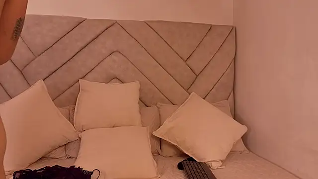 Chat +18 de DarlinJones ao vivo