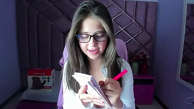 sarah_sweett_'s Live XXX Chat