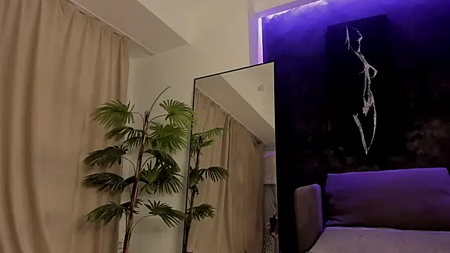 LoraIvone – Naživo XXX chat