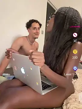 ebonysweetyy élő XXX-chatje