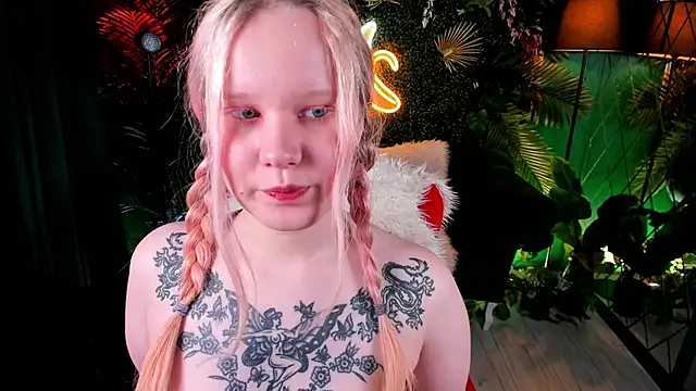 AnnieVibe Adlı Modelin Canlı XXX Sohbeti