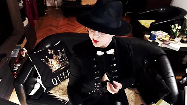 Imperatriza Adlı Modelin Canlı XXX Sohbeti