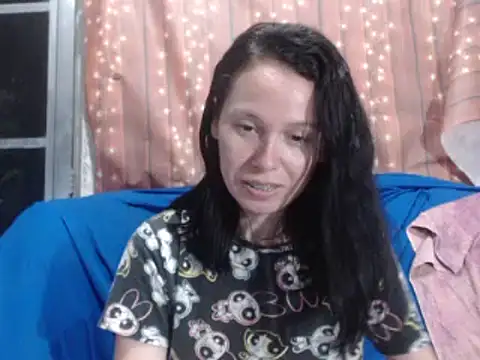 Venusluxodomme élő XXX-chatje