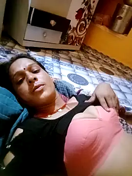 mabimi_sexe Show in webcam