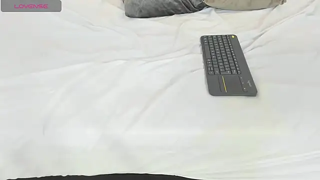 Show modela Tangled_couper na web-kameri