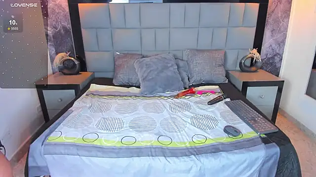 Your_Lady_Milf Webcam show