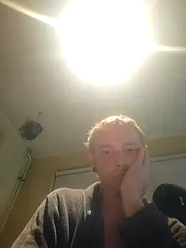 Živý XXX chat piercingpik