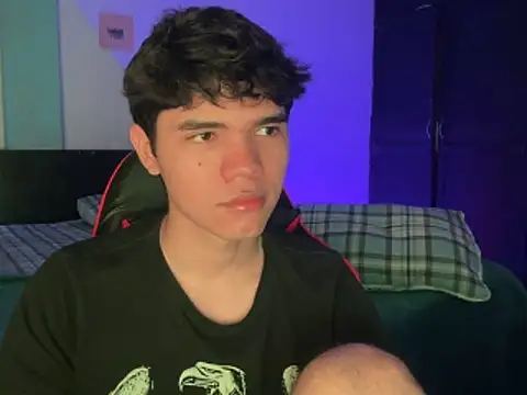 Im_Camii Adlı Modelin Web Kamerası Şovu