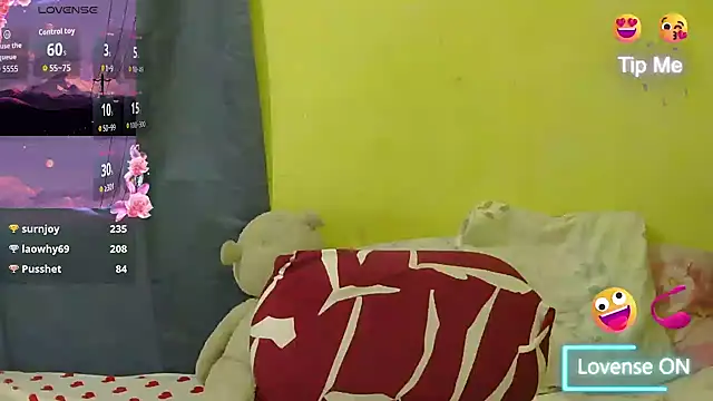 HornyAsian4uxxのウェブカメラショー