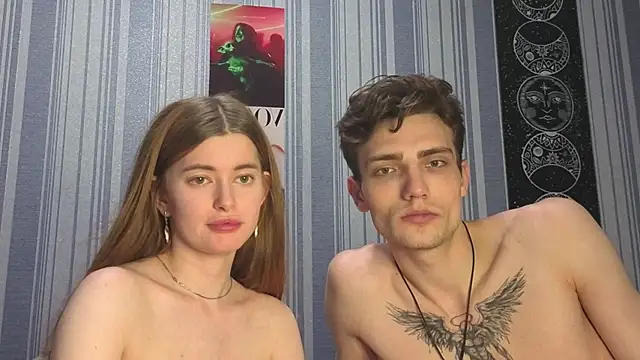 EmiliaCouple Show Webcam