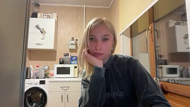 Show modela AngelJeni na web-kameri