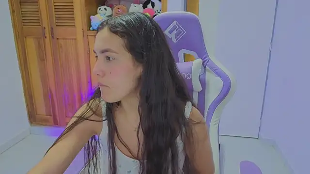 Chat XXX en directo de HeilyEvans