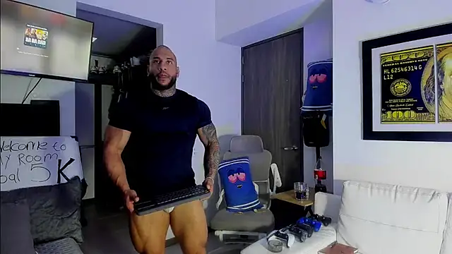 Andrew_Johnnson Adlı Modelin Canlı XXX Sohbeti