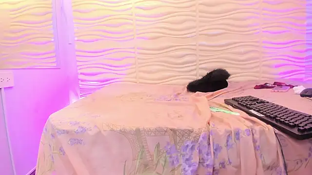 baby_isabella_7: διαδικτυακό σόου στην κάμερα