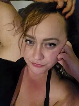 Blondibaby 现场XXX聊天