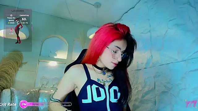 Moon_Red_r Show in webcam