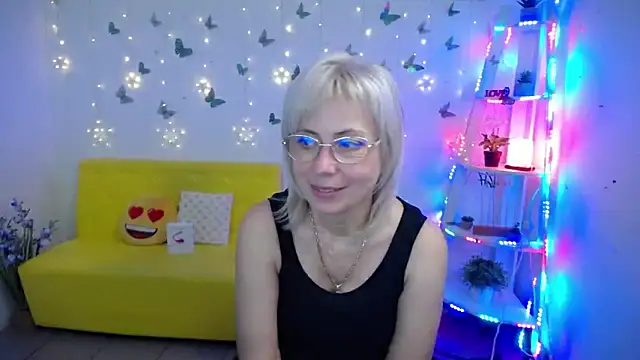 Show modela LaurenWishy na web-kameri