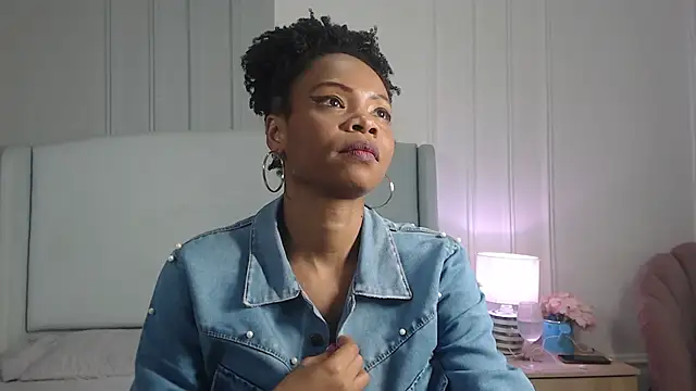 Chat XXX ao vivo de ChantalGarner