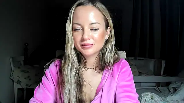 jennifer838 Adlı Modelin Canlı XXX Sohbeti