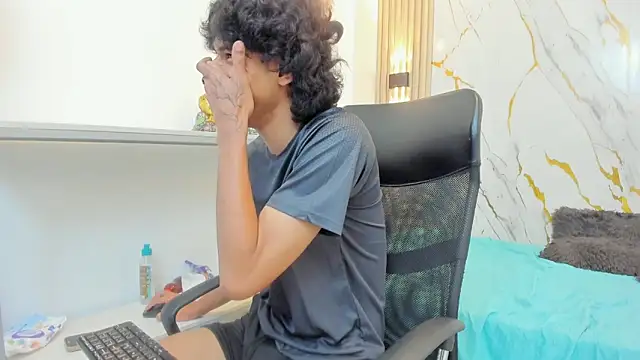 Zayn_Fox32 在線直播表演