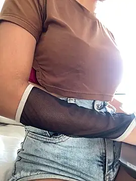 DulceMya élő XXX-chatje