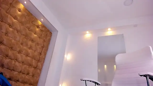 violet_giraldo Chat XXX in diretta