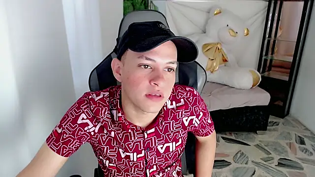 Top_and_bottom Pertunjukan Webcam