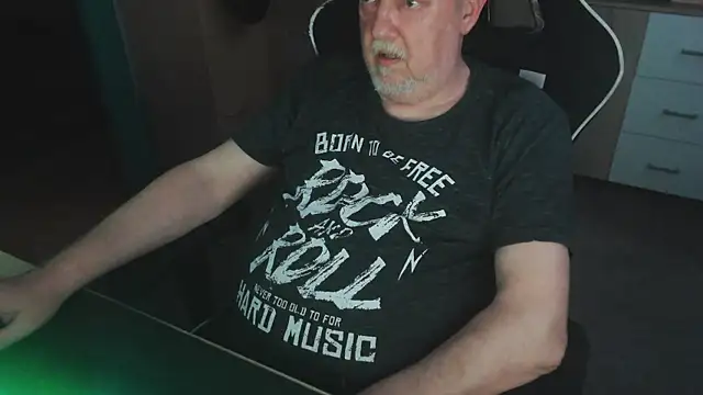 Teddybaer372 Show in webcam