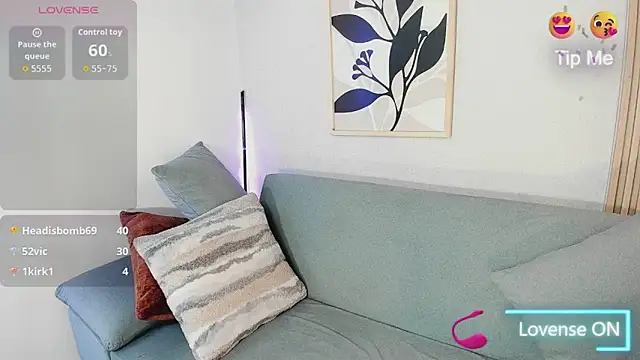 แชท XXX สดของ KassMonroe