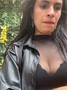 Chatroom XXX en direct de Astrid--