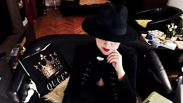 Imperatriza élő XXX-chatje