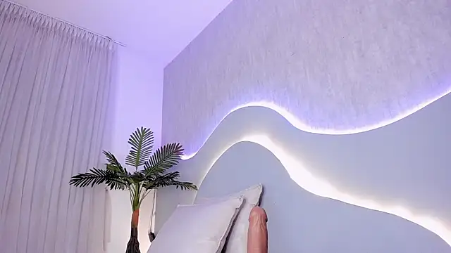 CannelaSmith live XXX chat