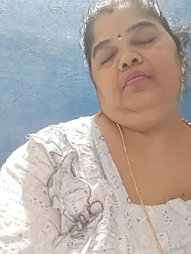 tamilthanushri's Live XXX Chat