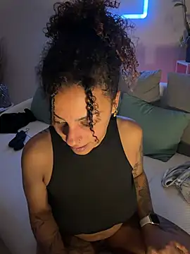 SweetPetiteNoir – webcam-show