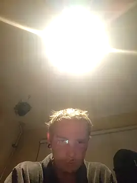 piercingpik Show in webcam