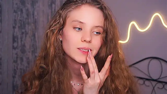 MyrleKnerrのライブXXXチャット