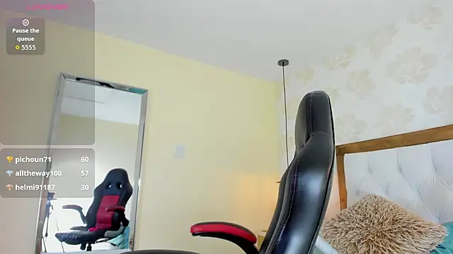 IRISCLARK1 Adlı Modelin Canlı XXX Sohbeti