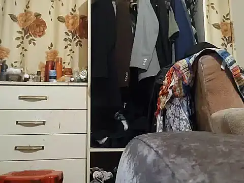 sissy_bitch_slave Adlı Modelin Web Kamerası Şovu