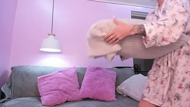 Hiyakasudere Adlı Modelin Canlı XXX Sohbeti