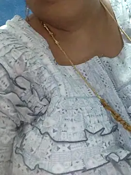 tamilthanushri 即時 XXX 聊天