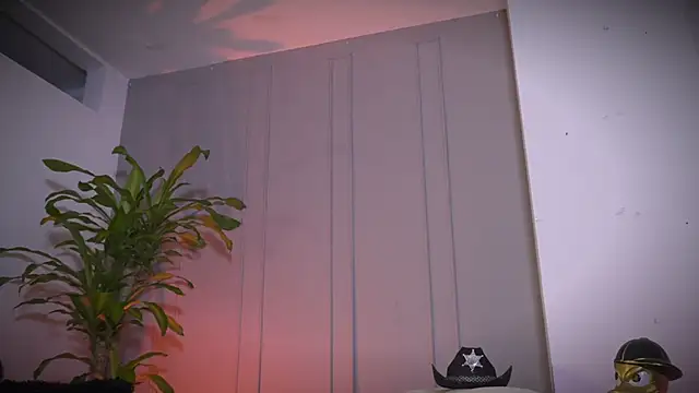 XXX chat uživo modela Frank_Farrell