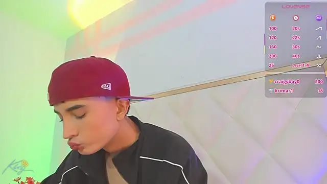 Show modela Eidan_tay na web-kameri